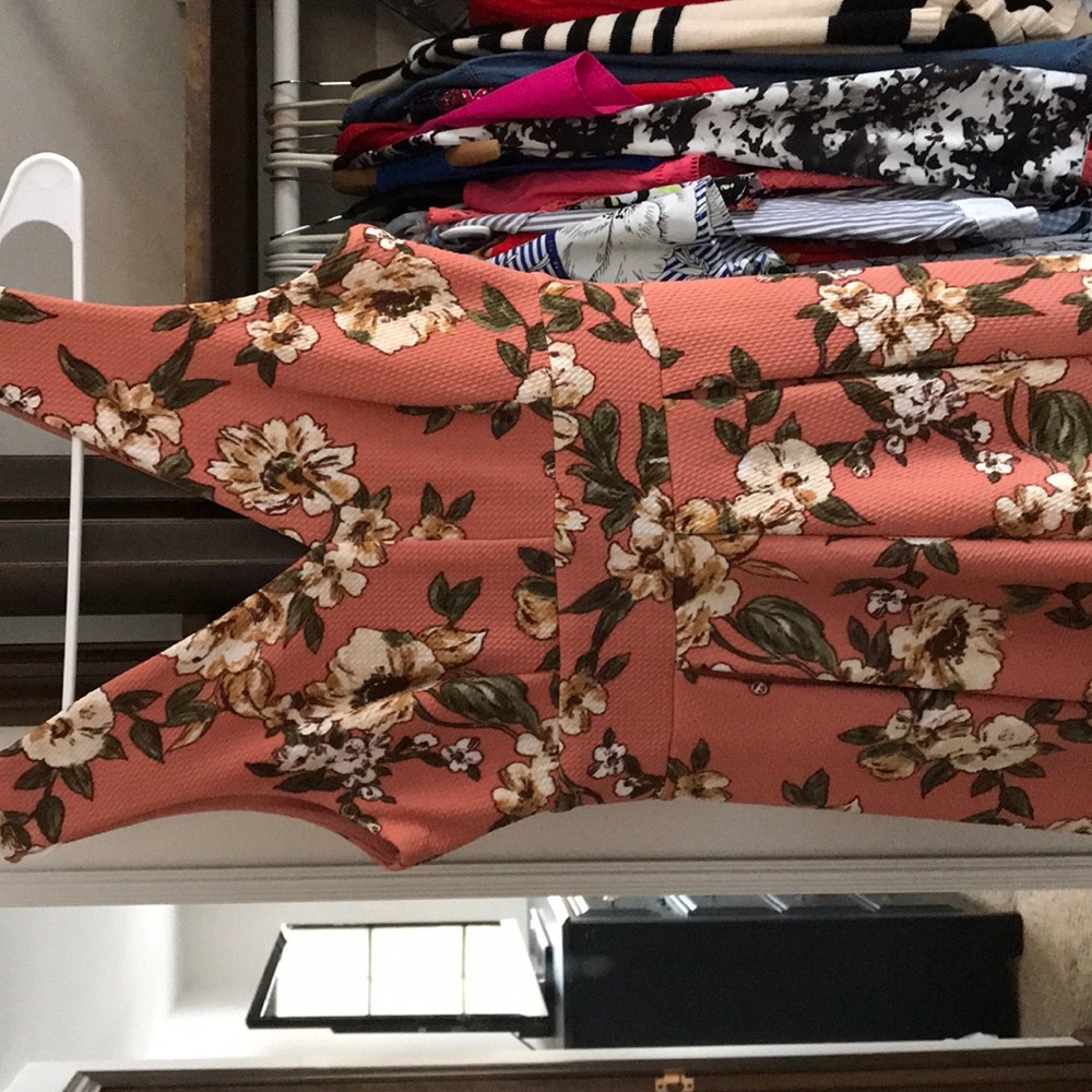 Spring dress - Picture 2 of 3